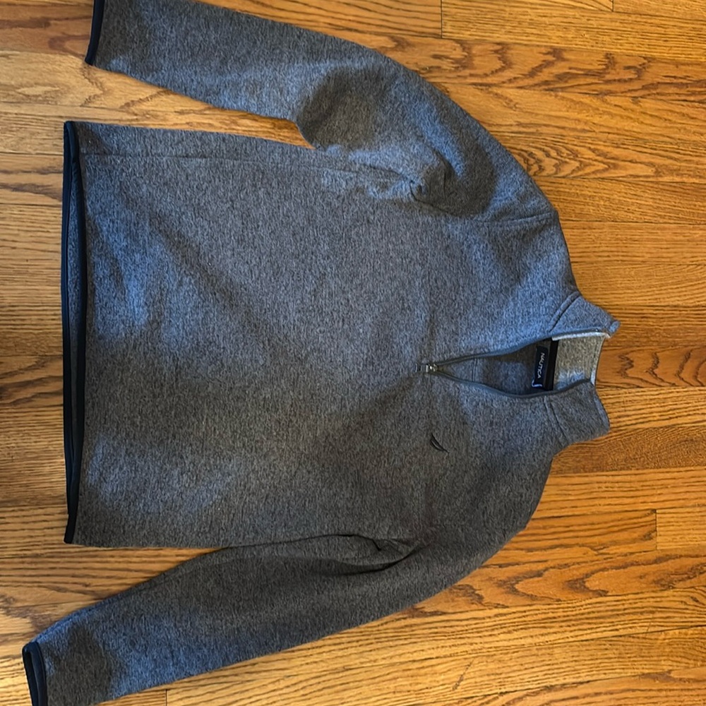 Men’s grey quarter zip, like new condition.